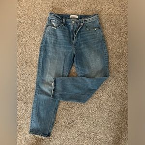 Abercrombie High rise mom Jean